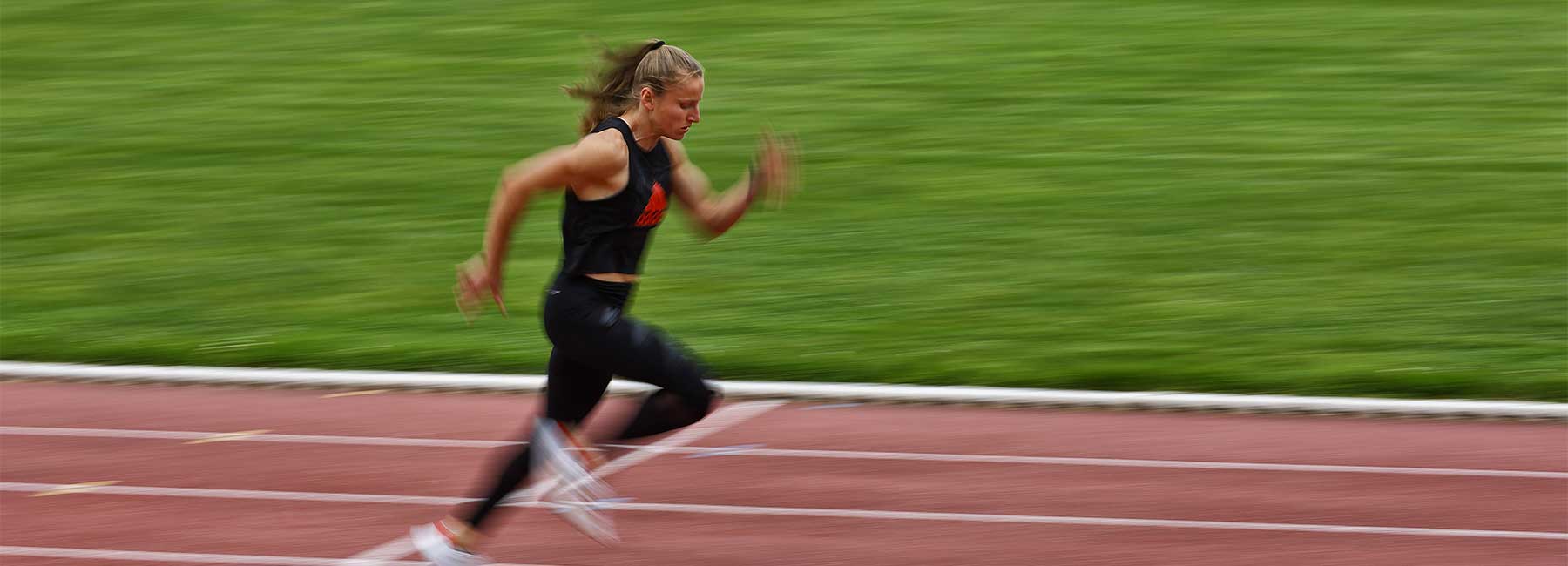Portrait d'Amandine Brossier en pleine course à l'entraînement