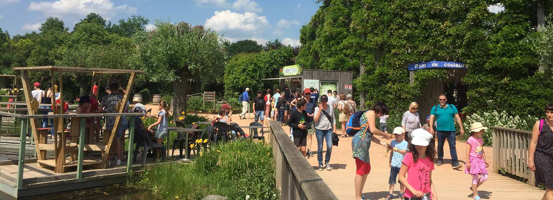 Foule dans les allées de Terra Botanica