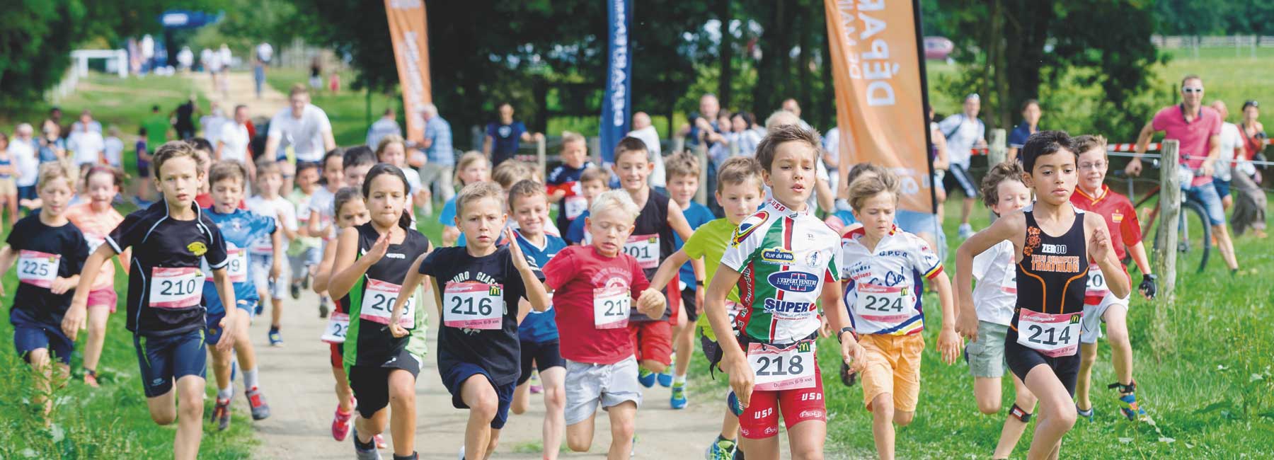 Enfants participants à une course